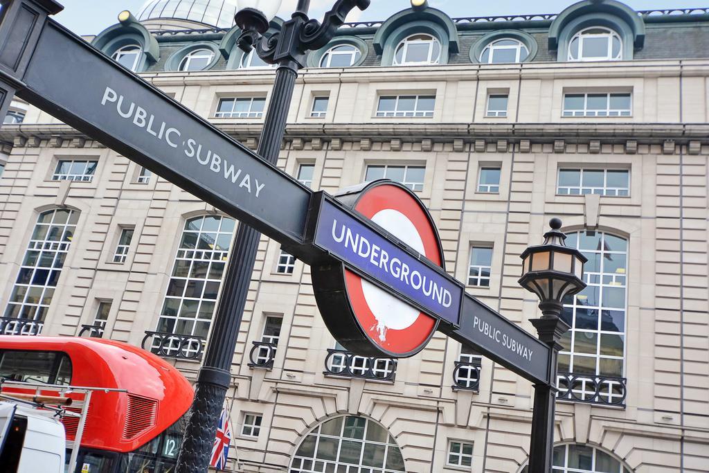 Piccadilly Circus Apartments London Exterior photo