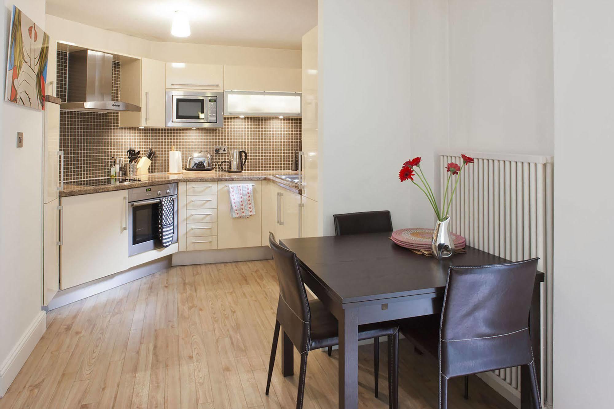 Piccadilly Circus Apartments London Exterior photo