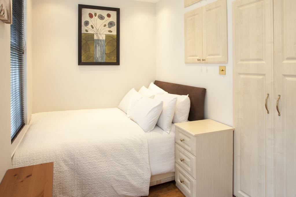 Piccadilly Circus Apartments London Room photo